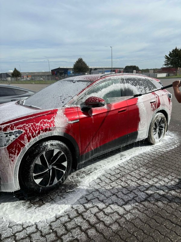 Guide: Sådan Vasker Jeg Min Elbil i Hånden – En Praktisk Fremgangsmåde - GreenGoing