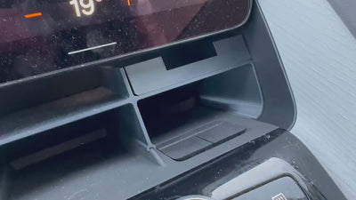 Polestar 2, lille skuffe til hyldeløsning for rum i centerkonsol